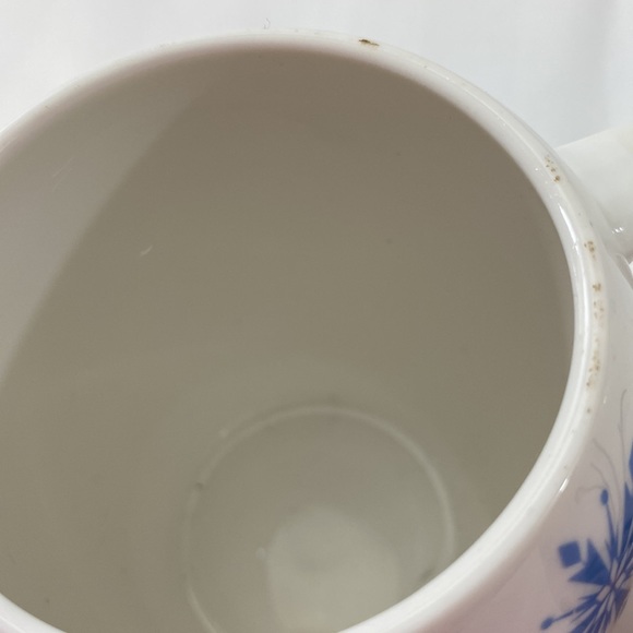 Enesco Canada Olaf mug set of 2. 1 mug has a bit of wear - Picture 5 of 6